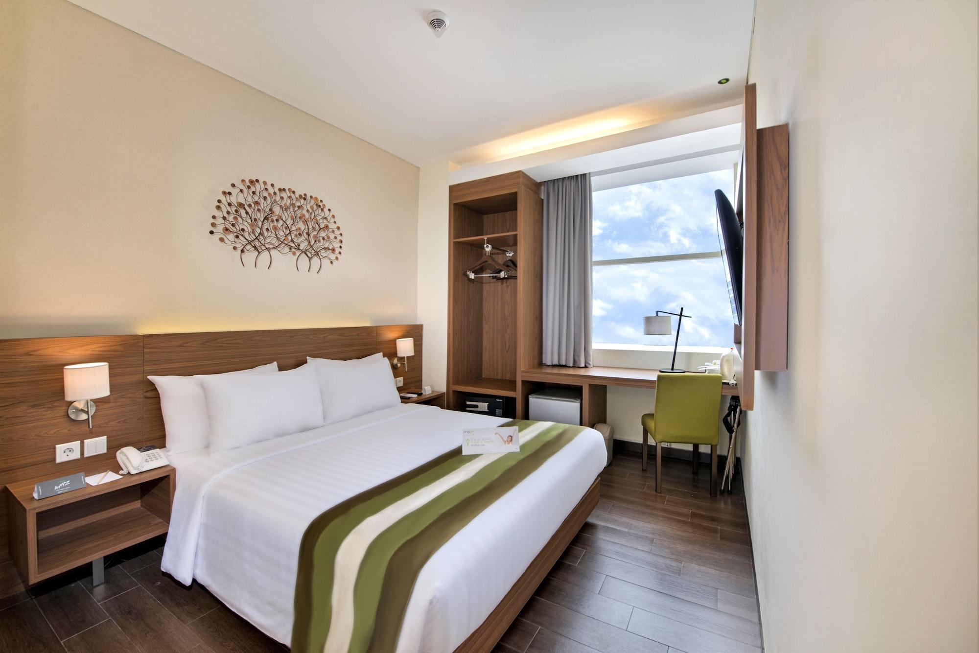 Grand Whiz Poins Simatupang Jakarta Exterior foto