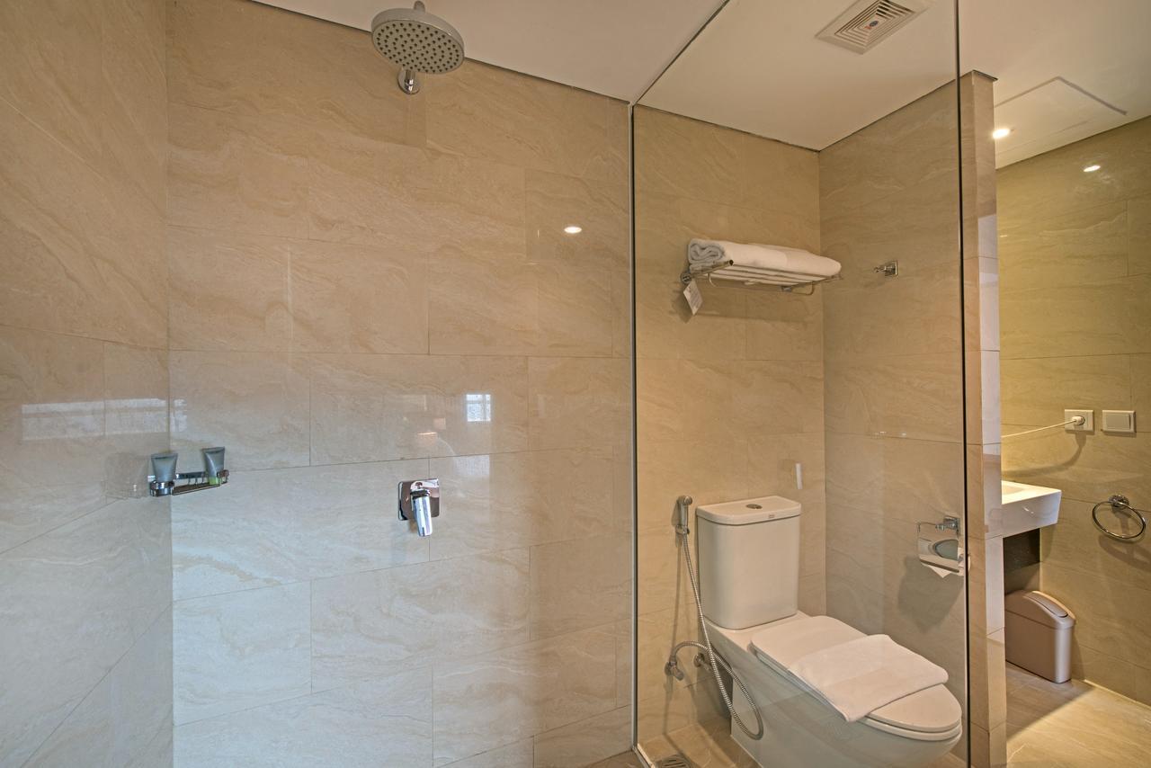 Grand Whiz Poins Simatupang Jakarta Exterior foto