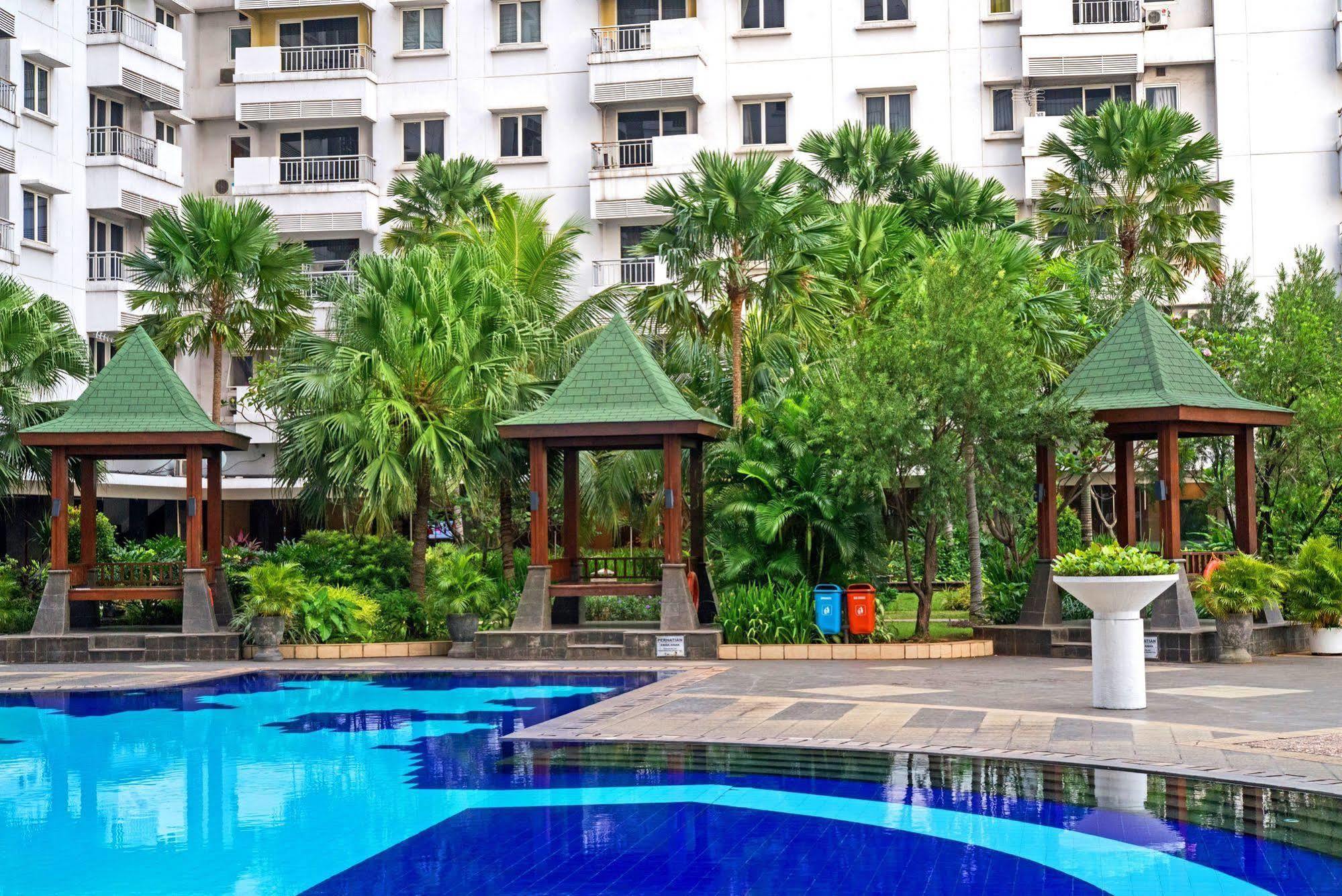Grand Whiz Poins Simatupang Jakarta Exterior foto