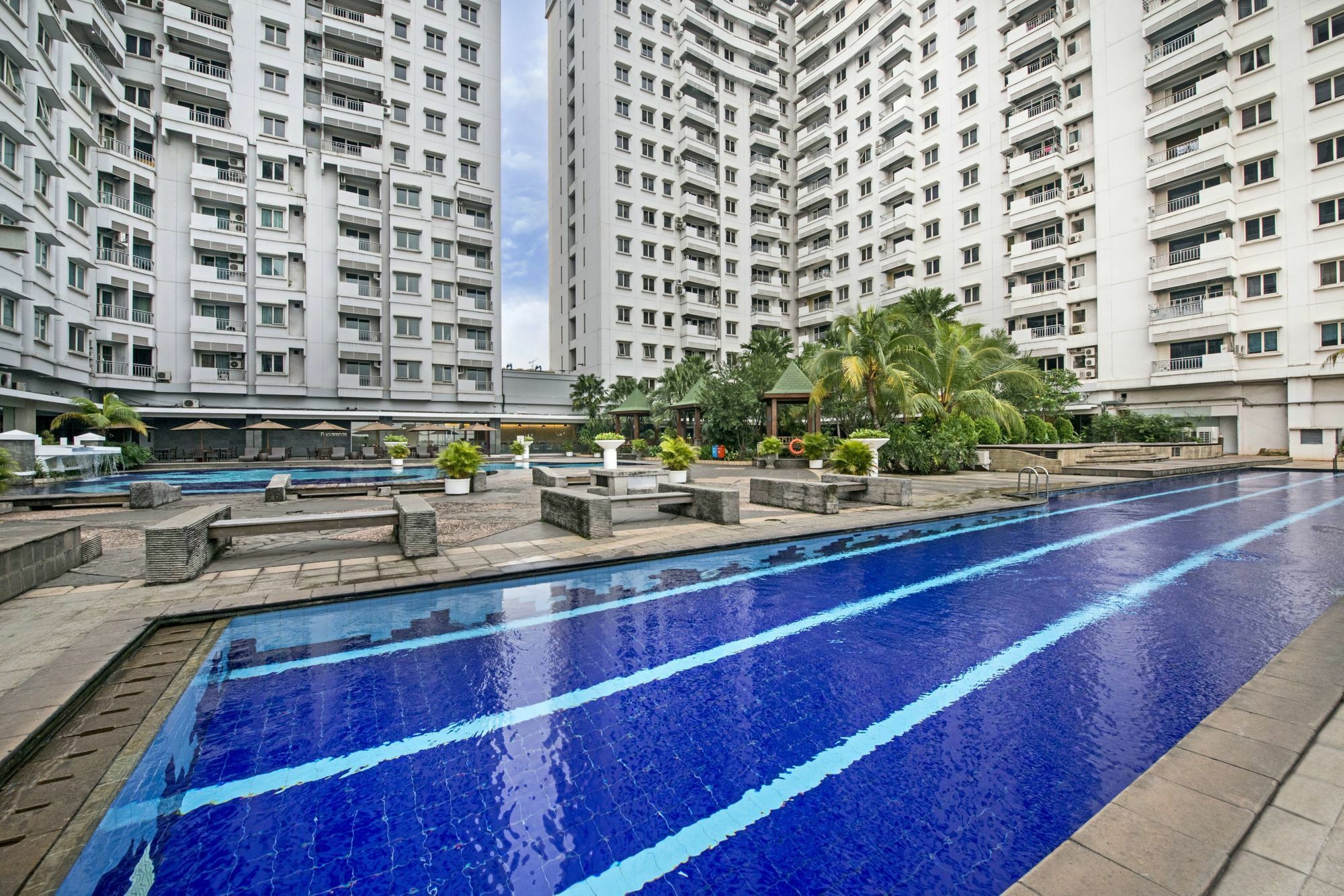 Grand Whiz Poins Simatupang Jakarta Exterior foto
